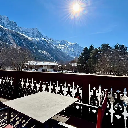 Le Castel Hotell 3*
