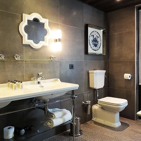 Le Castel Hotel