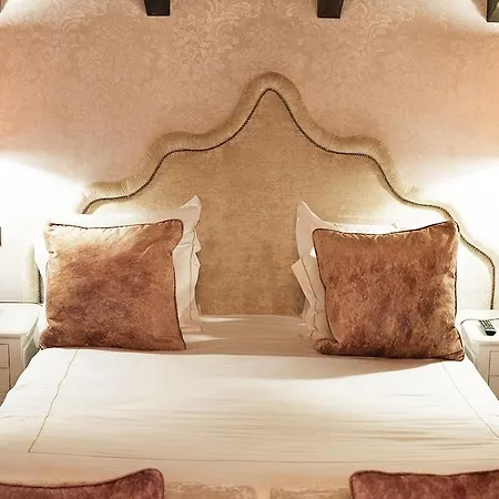 호텔 Le Castel 3*