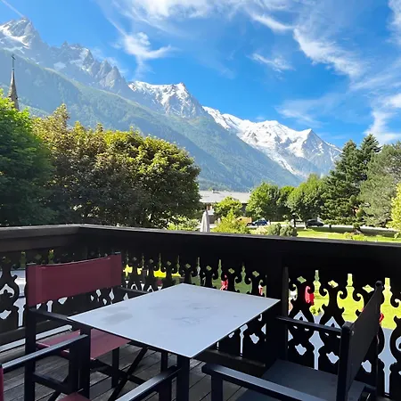 Le Castel Hotel 3*