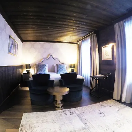 Le Castel 3* Chamonix