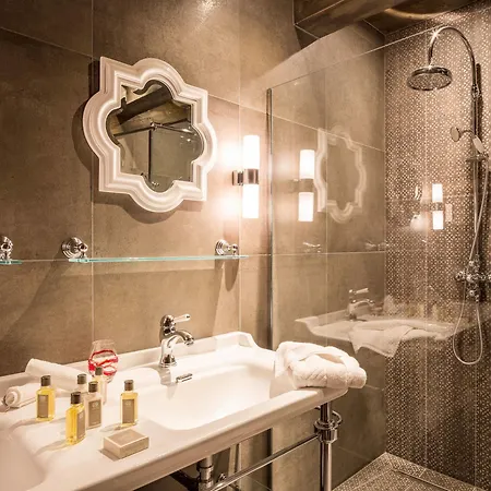 Le Castel 3* Chamonix