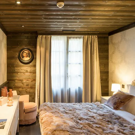 Le Castel Hotel