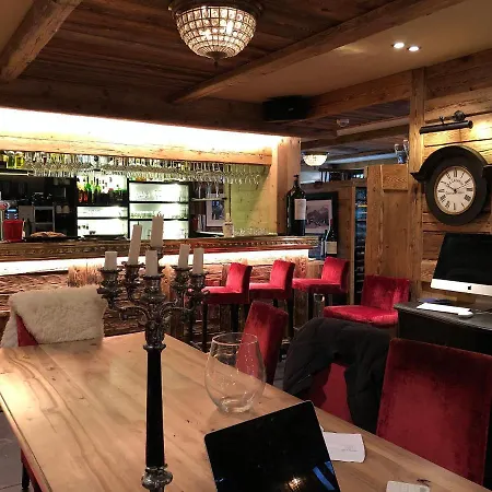 Le Castel Hotel 3*