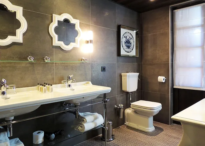 Le Castel Hotel 3*